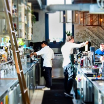 Trabajadores en un restaurante